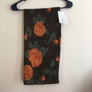 NWT FLORAL CASSIE